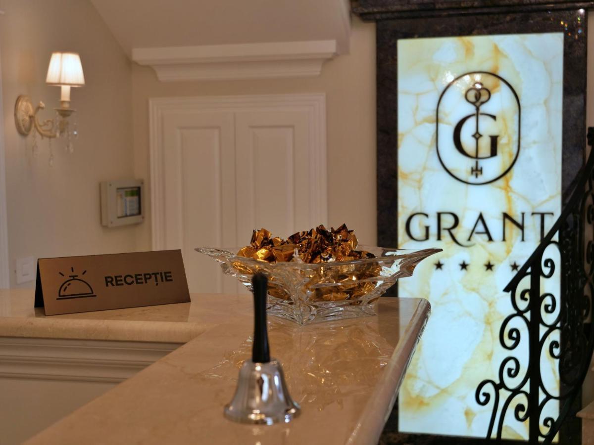 Grant Boutique Hotel Arad Exterior foto Reception