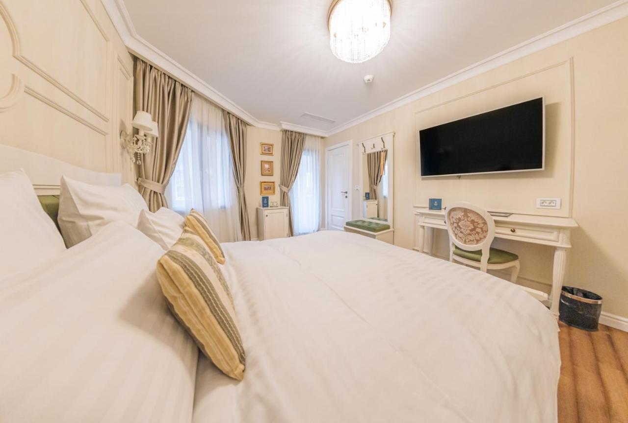 Grant Boutique Hotel Arad Exterior foto A room at the hotel